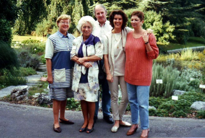 Adelin Van Heuverswyn met al zijn vrouwen (Cathy De maire, Rose-Marie Servaes, Pascal Vanderbeken, Christelle Vankerckhove)